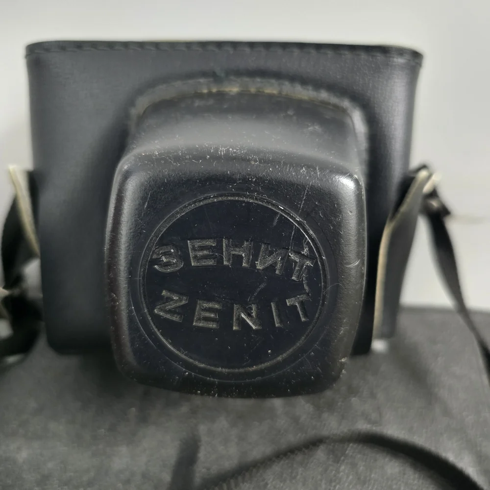 Vintage Russian Zenith 3EHNT ET ZENIT Camera Set With Leather Case and Zoom Lens
